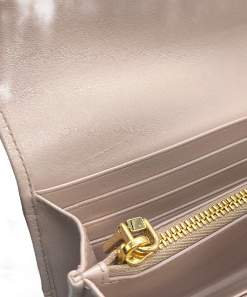 MIU MIU（ミュウミュウ）MIU MIU (ミュウミュウ) 二つ折り長財布/MATELASSE’MIU ピンクの古着・服飾アイテム