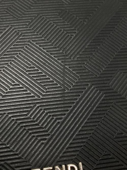 FENDI（フェンディ）FENDI (フェンディ) シャドー コンパクトウォレット ブラックの古着・服飾アイテム