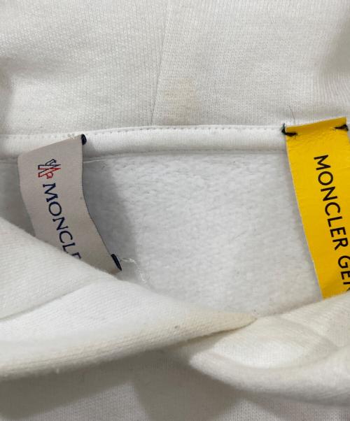 MONCLER（モンクレール）MONCLER (モンクレール) FRGMT HOODIEパーカー ホワイト サイズ:Mの古着・服飾アイテム