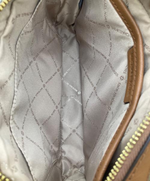 MICHAEL KORS（マイケル・コース）MICHAEL KORS (マイケルコース) ショルダーバッグ アイボリーの古着・服飾アイテム