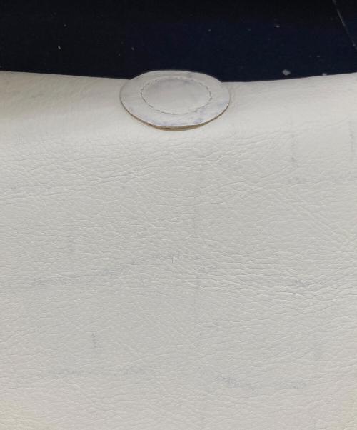 J&M DAVIDSON（ジェイ＆エム デヴィッドソン）J&M DAVIDSON (ジェイ＆エム デヴィッドソン) クロコショルダーバッグ ホワイトの古着・服飾アイテム