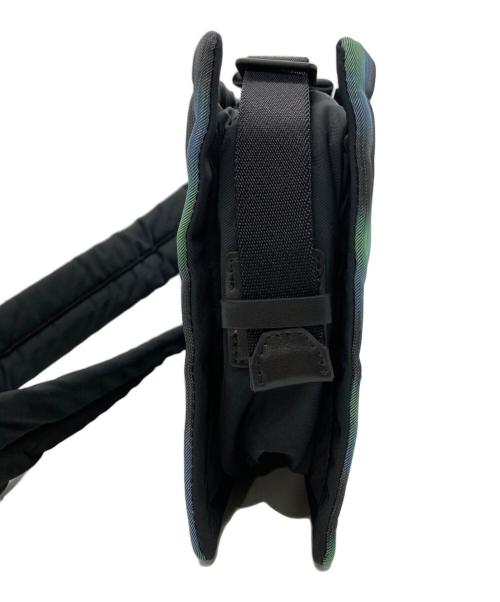 PAUL SMITH（ポールスミス）Paul Smith (ポールスミス) Zig Zag Bag ブルー×グリーンの古着・服飾アイテム