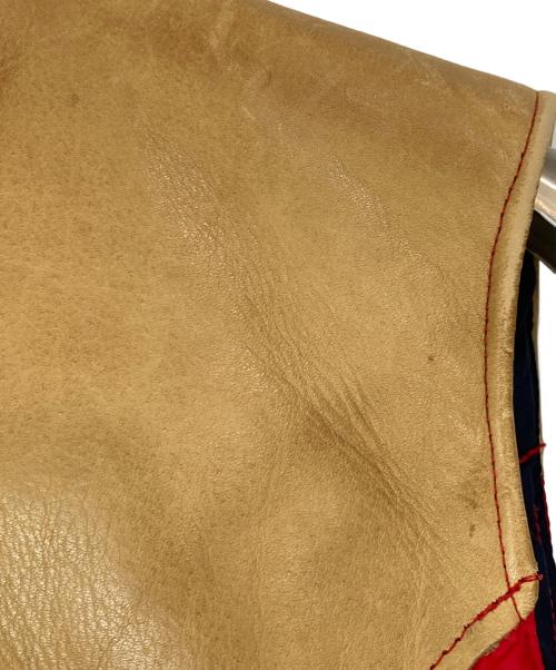 RockyMountainFeatherBed（ロッキーマウンテンフェザーベッド）RockyMountainFeatherBed (ロッキーマウンテンフェザーベッド) レザーヨークダウンベスト レッド サイズ:9/10の古着・服飾アイテム