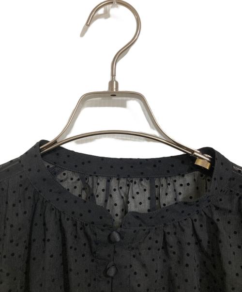 23区（ニジュウサンク）23区 (ニジュウサンク) 【洗える】ドットフロッキー ボリュームスリーブ ブラウス ブラック サイズ:SIZE 38 未使用品の古着・服飾アイテム