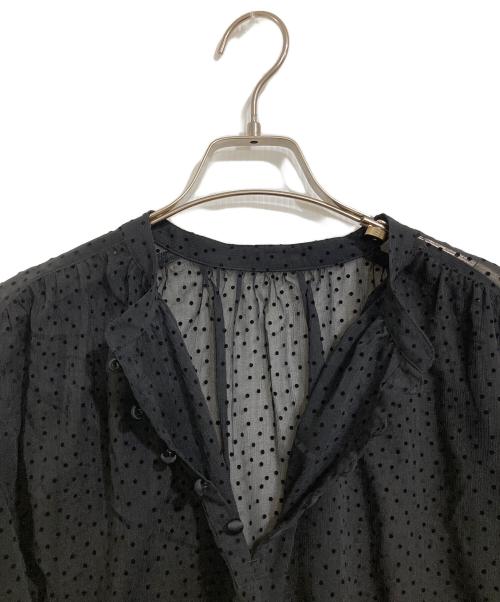 23区（ニジュウサンク）23区 (ニジュウサンク) 【洗える】ドットフロッキー ボリュームスリーブ ブラウス ブラック サイズ:SIZE 38 未使用品の古着・服飾アイテム