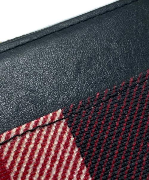 BLUE LABEL CRESTBRIDGE（ブルーレーベルクレストブリッジ）BLUE LABEL CRESTBRIDGE (ブルーレーベルクレストブリッジ) 長財布 ブラック×レッドの古着・服飾アイテム