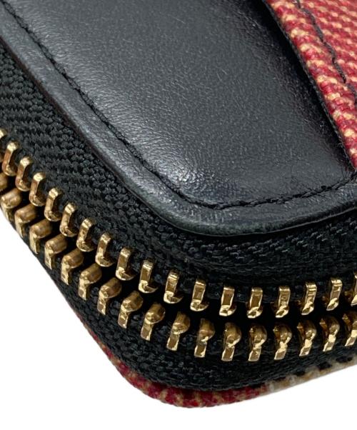 BLUE LABEL CRESTBRIDGE（ブルーレーベルクレストブリッジ）BLUE LABEL CRESTBRIDGE (ブルーレーベルクレストブリッジ) 長財布 ブラック×レッドの古着・服飾アイテム