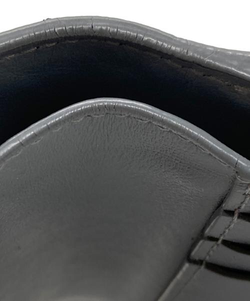 BOTTEGA VENETA（ボッテガベネタ）BOTTEGA VENETA (ボッテガベネタ) スモールカセット2つ折り財布 グレーの古着・服飾アイテム