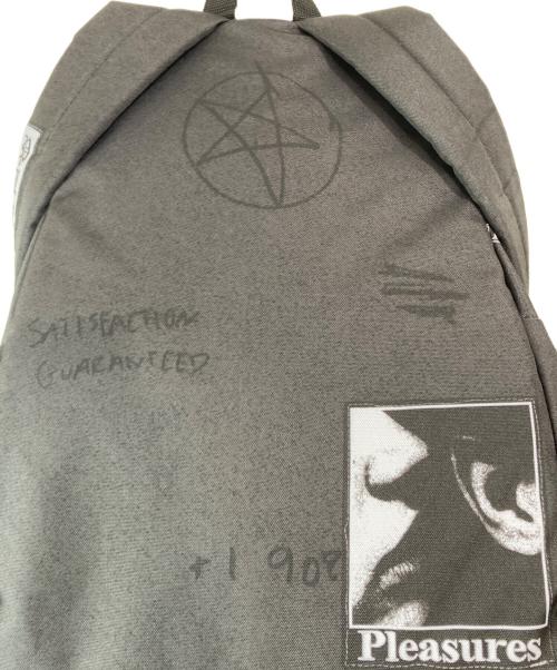 EASTPAK（イーストパック）EASTPAK (イーストパック) PLEASURES (プレジャーズ) バックパック ブラックの古着・服飾アイテム
