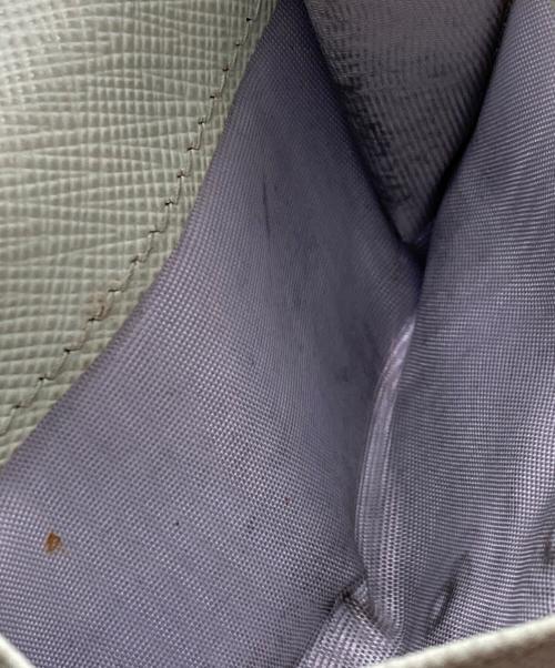 PRADA（プラダ）PRADA (プラダ) サフィアーノトライアングル 財布 グリーンの古着・服飾アイテム