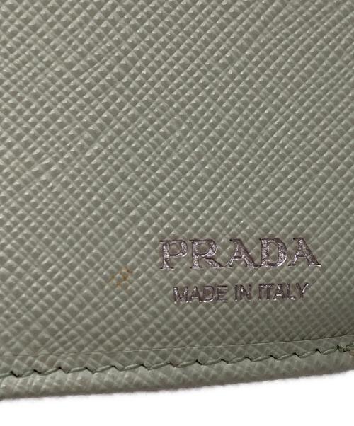PRADA（プラダ）PRADA (プラダ) サフィアーノトライアングル 財布 グリーンの古着・服飾アイテム