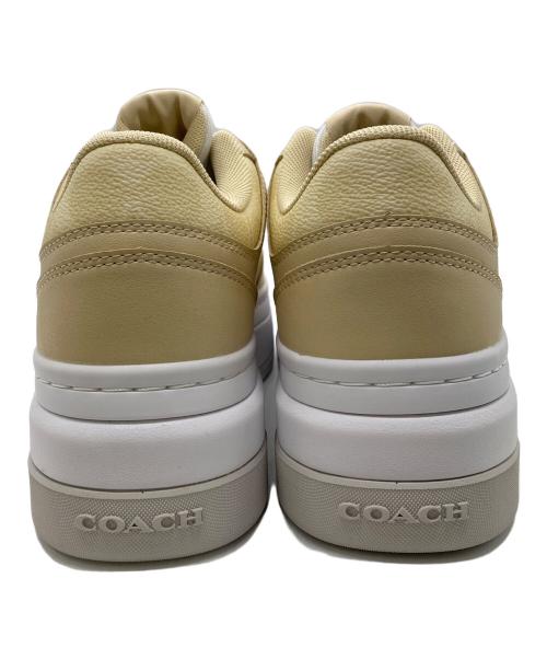 COACH（コーチ）COACH (コーチ) プラットフォーム スニーカー ベージュ サイズ:SIZE US8の古着・服飾アイテム