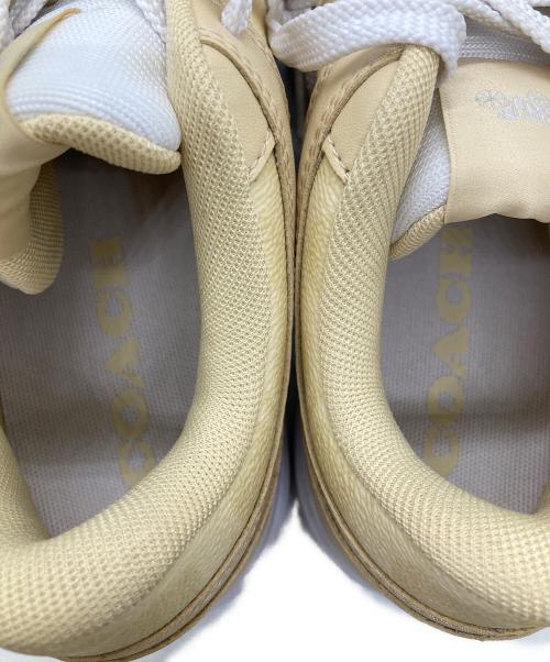 COACH（コーチ）COACH (コーチ) プラットフォーム スニーカー ベージュ サイズ:SIZE US8の古着・服飾アイテム