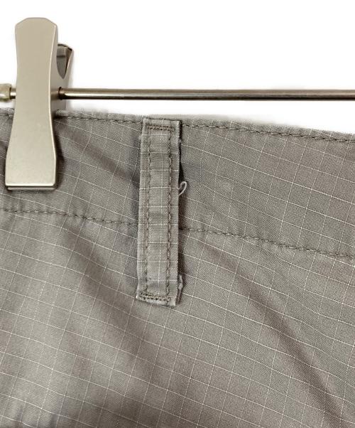 Carhartt WIP（カーハート ワーク イン プログレス）Carhartt WIP (カーハート ワーク イン プログレス) REGULAR CARGO SHORT グレー サイズ:34の古着・服飾アイテム
