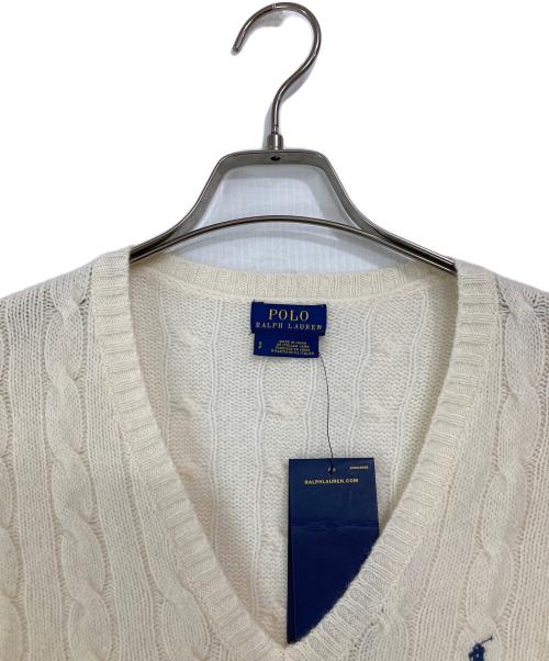 POLO RALPH LAUREN（ポロ・ラルフローレン）POLO RALPH LAUREN (ポロ・ラルフローレン) カシミヤ混サイドスリットケーブルVネックニット アイボリー サイズ:S 未使用品の古着・服飾アイテム