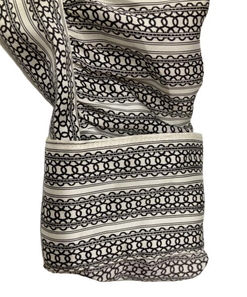 l’heritage martinique（レリタージュ マルティニーク）l’heritage martinique (レリタージュ マルティニーク) ストライプレースプリントドレス ホワイト サイズ:不明の古着・服飾アイテム