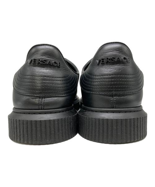 VERSACE（ヴェルサーチェ）VERSACE (ヴェルサーチェ) メデューサヘッドスニーカー ブラック サイズ:41の古着・服飾アイテム