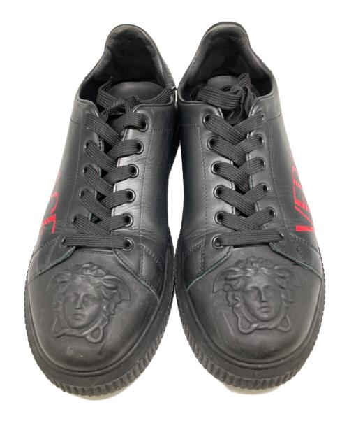 VERSACE（ヴェルサーチェ）VERSACE (ヴェルサーチェ) メデューサヘッドスニーカー ブラック サイズ:41の古着・服飾アイテム