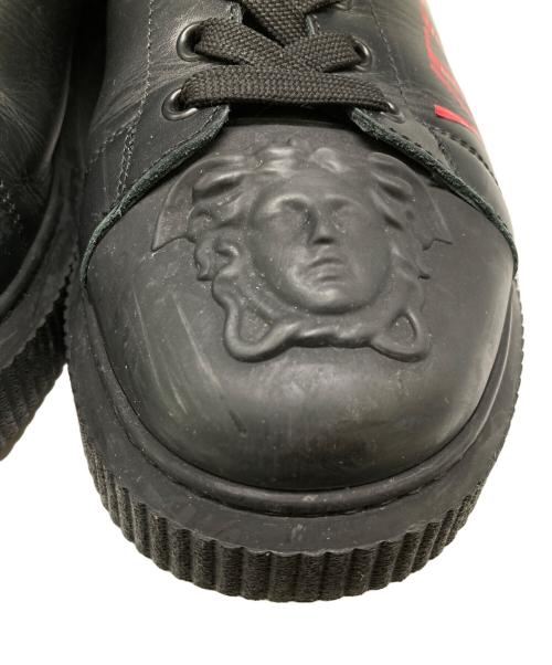 VERSACE（ヴェルサーチェ）VERSACE (ヴェルサーチェ) メデューサヘッドスニーカー ブラック サイズ:41の古着・服飾アイテム