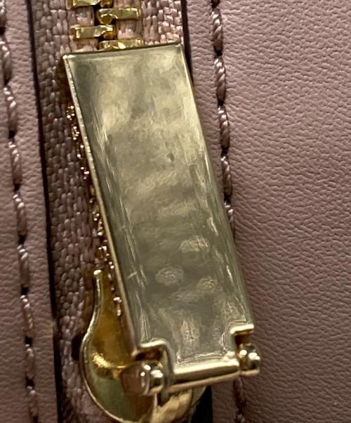 MICHAEL KORS（マイケル・コース）MICHAEL KORS (マイケル・コース) メイヴ ラージ ロゴ クロスボディバッグ. ピンクの古着・服飾アイテム