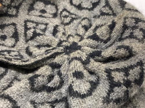 LOUIS VUITTON（ルイ ヴィトン）LOUIS VUITTON (ルイ ヴィトン) モノグラムカシミヤニット帽 ブラック×グレーの古着・服飾アイテム