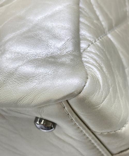 CHANEL（シャネル）CHANEL (シャネル) キルトショルダーバッグ ベージュの古着・服飾アイテム