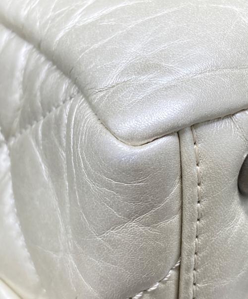 CHANEL（シャネル）CHANEL (シャネル) キルトショルダーバッグ ベージュの古着・服飾アイテム