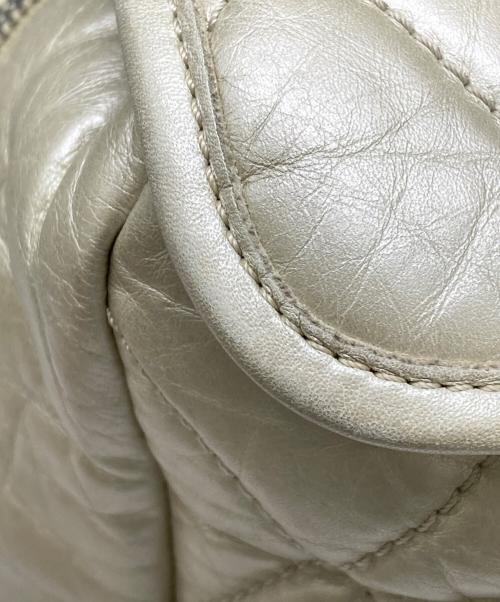 CHANEL（シャネル）CHANEL (シャネル) キルトショルダーバッグ ベージュの古着・服飾アイテム