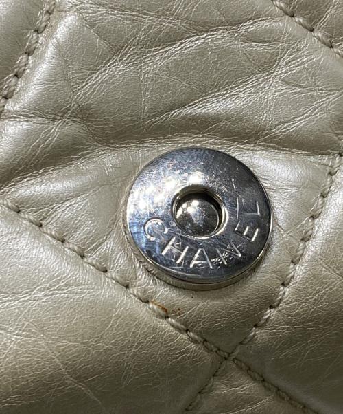CHANEL（シャネル）CHANEL (シャネル) キルトショルダーバッグ ベージュの古着・服飾アイテム