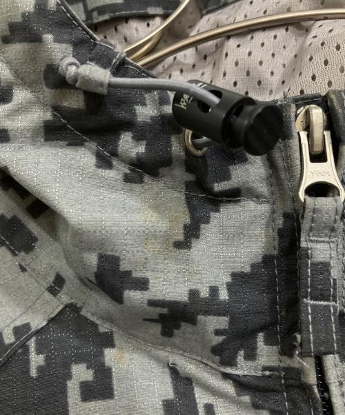 stussy（ステューシー）stussy (ステューシー) デジカモマウンテンパーカー グレー サイズ:Ⅿの古着・服飾アイテム