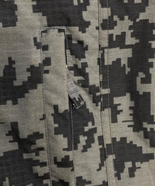 stussy（ステューシー）stussy (ステューシー) デジカモマウンテンパーカー グレー サイズ:Ⅿの古着・服飾アイテム