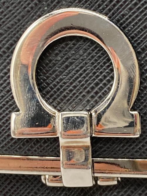 Salvatore Ferragamo（サルヴァトーレ フェラガモ）Salvatore Ferragamo (サルヴァトーレ フェラガモ) コンチネンタルガンチーニウォレット ブラックの古着・服飾アイテム