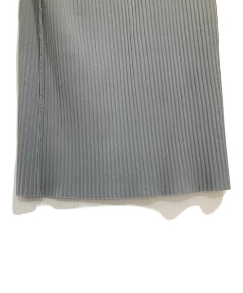 me ISSEY MIYAKE（ミーイッセイ ミヤケ）me ISSEY MIYAKE (ミーイッセイ ミヤケ) プリーツワイドパンツ グレー サイズ:FREEの古着・服飾アイテム