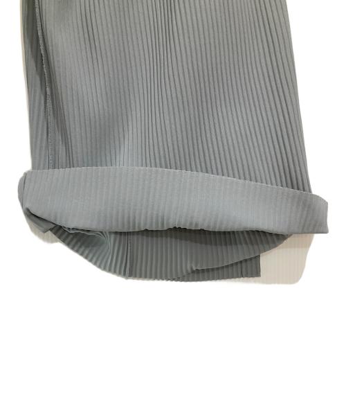 me ISSEY MIYAKE（ミーイッセイ ミヤケ）me ISSEY MIYAKE (ミーイッセイ ミヤケ) プリーツワイドパンツ グレー サイズ:FREEの古着・服飾アイテム
