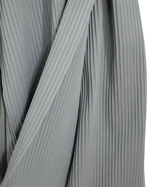 me ISSEY MIYAKE（ミーイッセイ ミヤケ）me ISSEY MIYAKE (ミーイッセイ ミヤケ) プリーツワイドパンツ グレー サイズ:FREEの古着・服飾アイテム