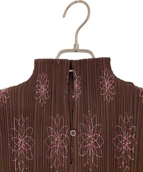 PLEATS PLEASE（プリーツプリーズ）PLEATS PLEASE (プリーツプリーズ) ノースリーブプリーツワンピース ブラウン サイズ:3の古着・服飾アイテム