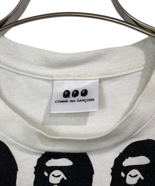 A BATHING APE（アベイシングエイプ）A BATHING APE (アベイシングエイプ) COMME des GARCONS (コムデギャルソン) コラボT ホワイト サイズ:Mの古着・服飾アイテム