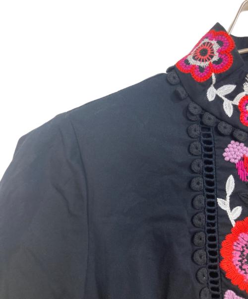 Kate Spade（ケイトスペード）Kate Spade (ケイトスペード) 半袖刺繍ワンピース ブラックの古着・服飾アイテム
