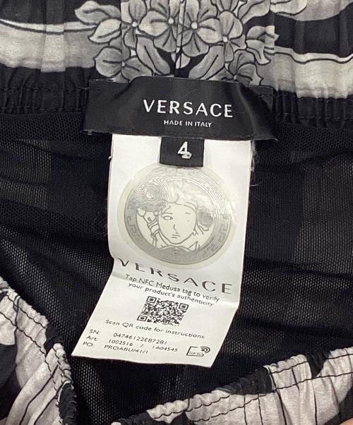 VERSACE（ヴェルサーチェ）VERSACE (ヴェルサーチェ) ハーフパンツ ブラック サイズ:SIZE 48の古着・服飾アイテム