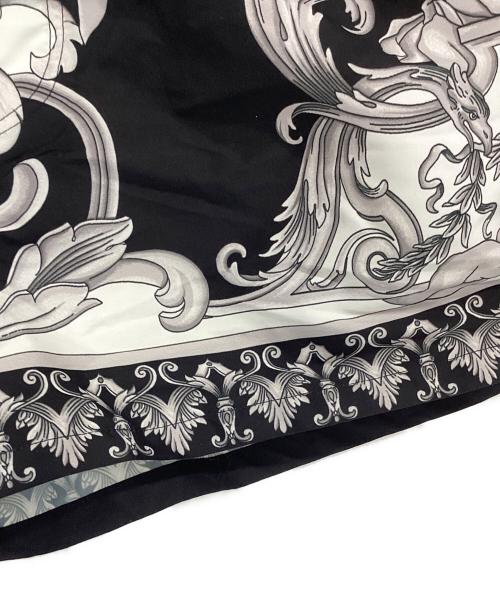 VERSACE（ヴェルサーチェ）VERSACE (ヴェルサーチェ) ハーフパンツ ブラック サイズ:SIZE 48の古着・服飾アイテム