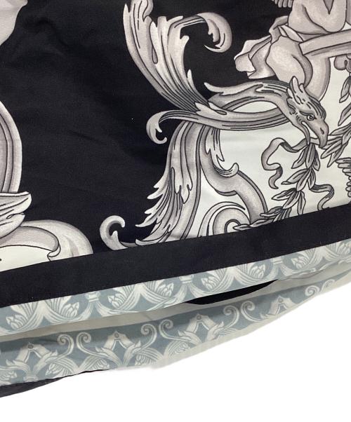 VERSACE（ヴェルサーチェ）VERSACE (ヴェルサーチェ) ハーフパンツ ブラック サイズ:SIZE 48の古着・服飾アイテム