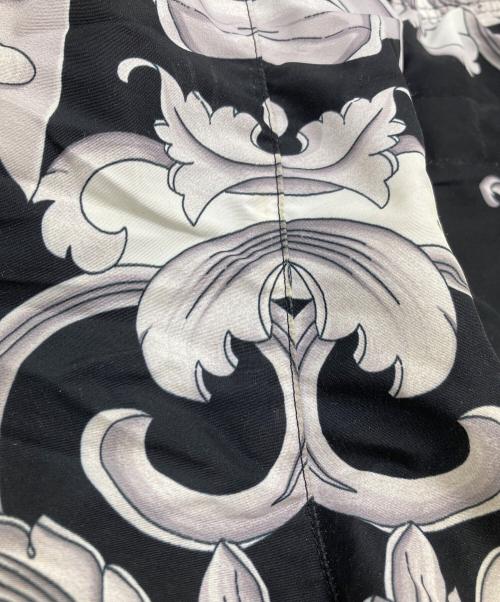 VERSACE（ヴェルサーチェ）VERSACE (ヴェルサーチェ) ハーフパンツ ブラック サイズ:SIZE 48の古着・服飾アイテム