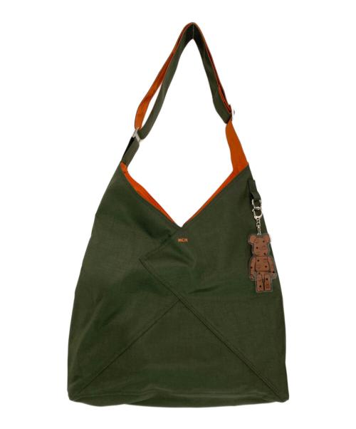 MCM（エムシーエム）MCM (エムシーエム) BE@RBRICK (ベアブリック) Aren ショルダーバッグ カーキ×オレンジの古着・服飾アイテム