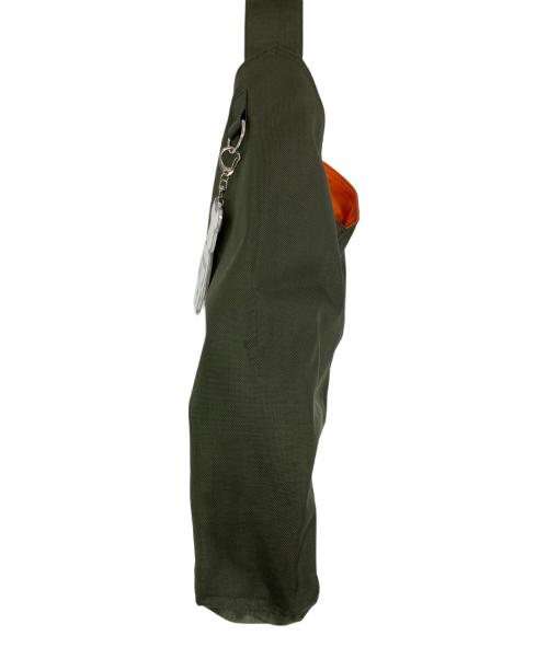 MCM（エムシーエム）MCM (エムシーエム) BE@RBRICK (ベアブリック) Aren ショルダーバッグ カーキ×オレンジの古着・服飾アイテム