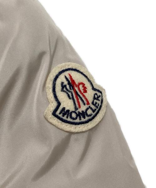 MONCLER（モンクレール）MONCLER (モンクレール) ナイロンジャケット　フーディージャケット　ナイロンパーカー　ノーカラージャケット ベージュの古着・服飾アイテム