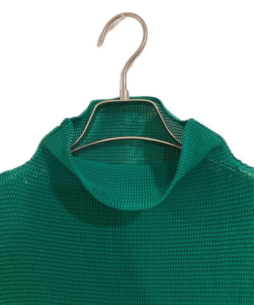 me ISSEY MIYAKE（ミーイッセイ ミヤケ）me ISSEY MIYAKE (ミーイッセイ ミヤケ) ハイネックプリーツカットソー グリーン サイズ:-の古着・服飾アイテム