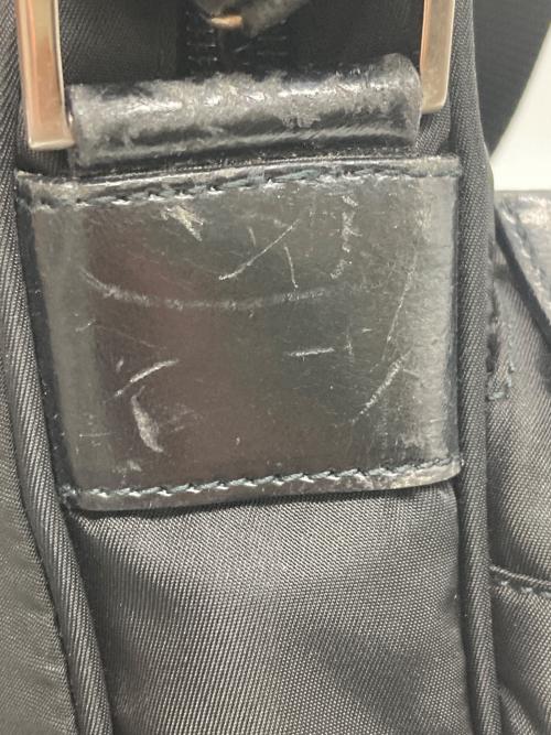 PRADA（プラダ）PRADA (プラダ) ナイロンショルダーバッグ ブラックの古着・服飾アイテム