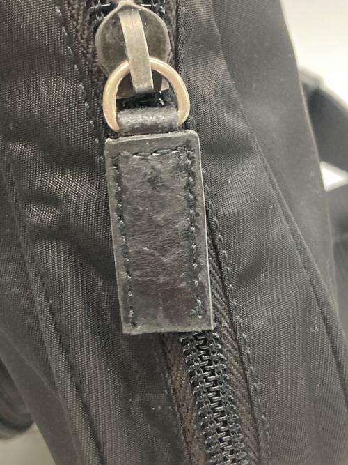PRADA（プラダ）PRADA (プラダ) ナイロンショルダーバッグ ブラックの古着・服飾アイテム