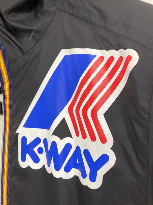 DSQUARED2（ディースクエアード）DSQUARED2 (ディースクエアード) K-way (ケイウェイ) PRINTED RAIN COAT ブラック サイズ:XSの古着・服飾アイテム