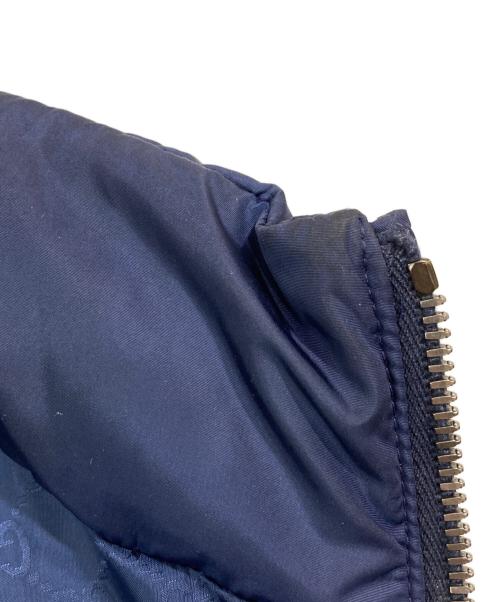 GUCCI（グッチ）GUCCI (グッチ) ヒステリアロゴダウンジャケット ネイビー サイズ:52の古着・服飾アイテム